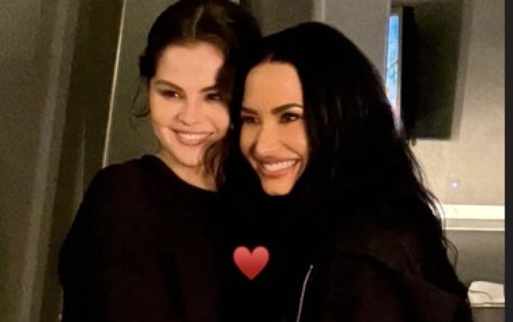 El abrazo que venció al tiempo: Selena Gomez y Demi Lovato reescriben su historia